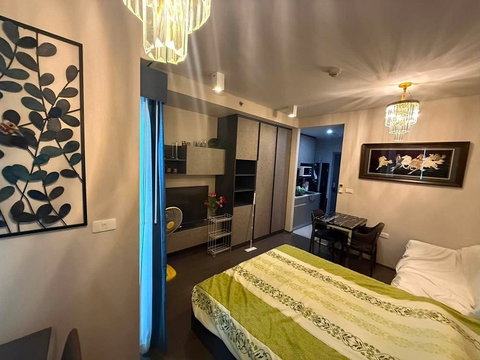 IDEO Phaholyothin - Chatujak Studio | 25 sq.m. | 32nd Floor with essential appliances already provided.