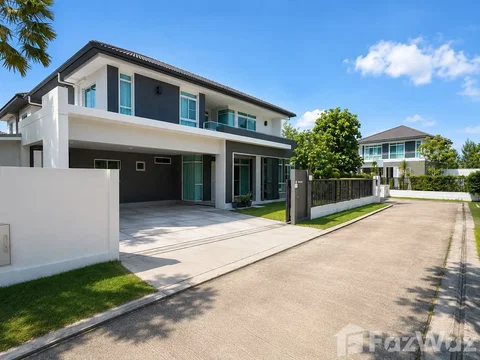 Siwalee Ratsada Executive Family Home in Central Phuket 6660525
