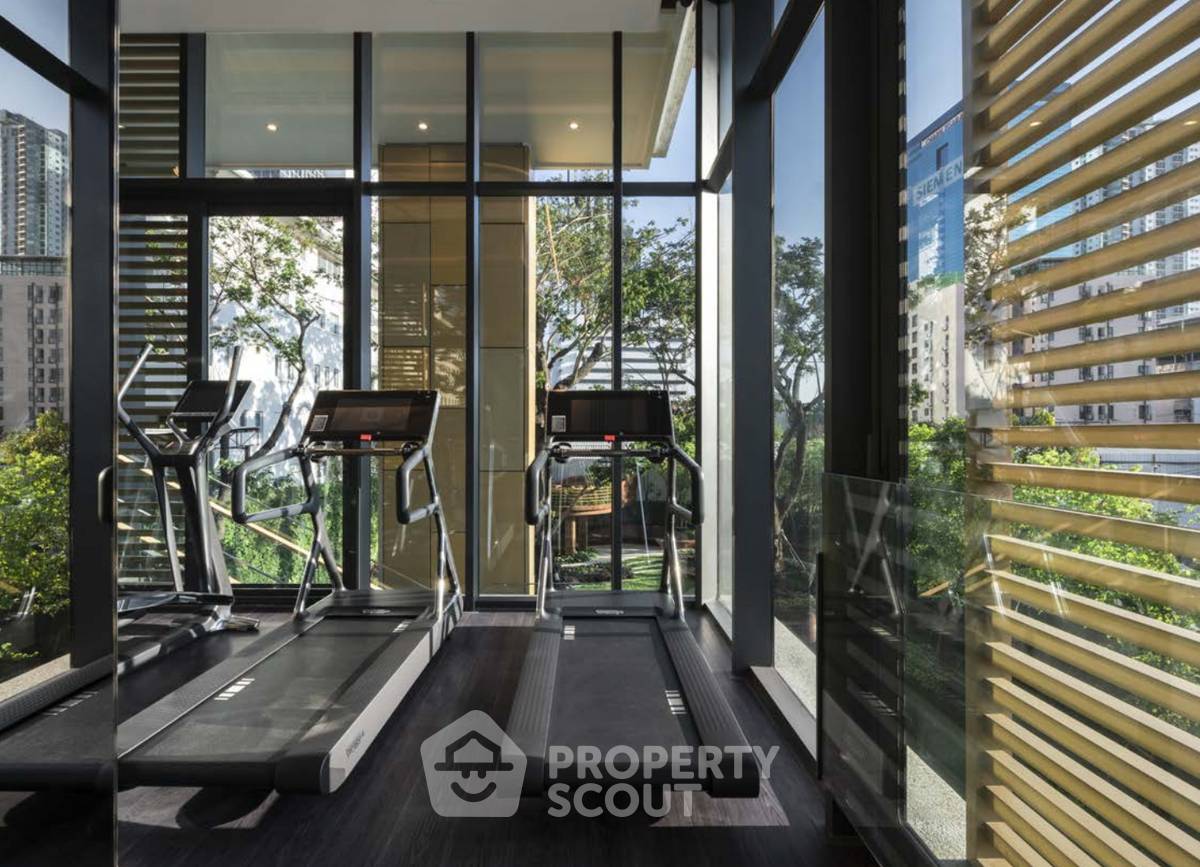 picture Pet-Friendly 2-BR Condo At The Monument Thonglo (ID 3167231) - 1/5