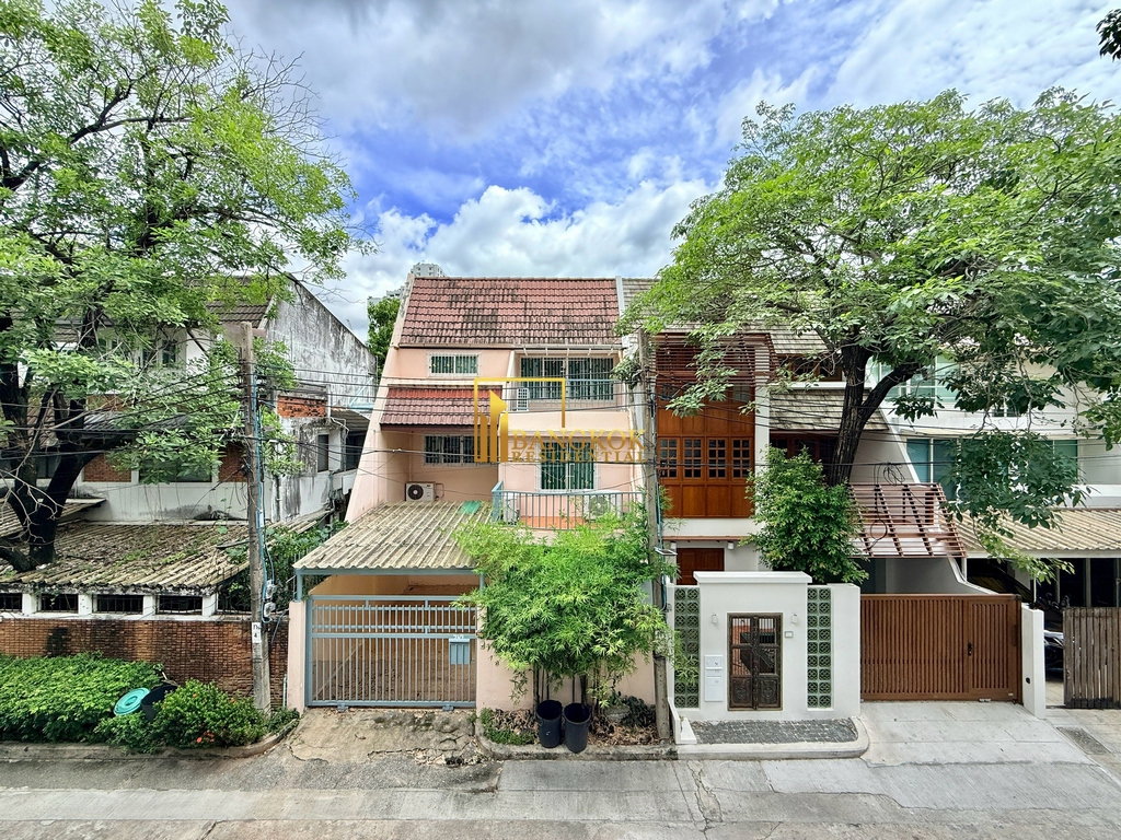 picture Spacious 3 Bedroom Townhouse For Rent in Phrom Phong Area - BR49098TH - 19/45