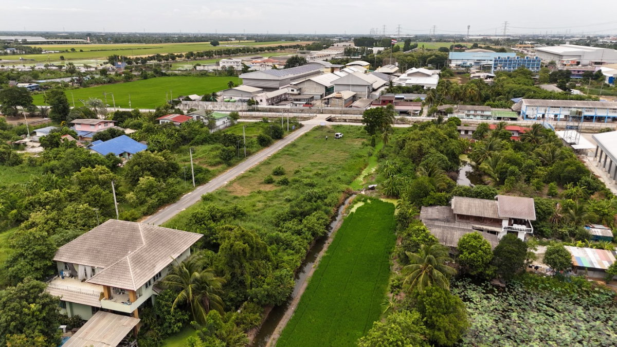 picture Selling a 2+ rai (approximately 0.8 acre) plot of land in Sai Noi, Nonthaburi. It's already leveled and ready for immediate use. - 4/9