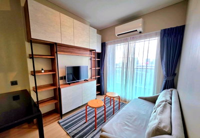 Condos for rent : Rent a beautiful, affordable, fully furnished condo at Lumpini Suite Din Daeng - Ratchaprarop, near BTS Victory Monument. Add me on Line: @841qqlnr