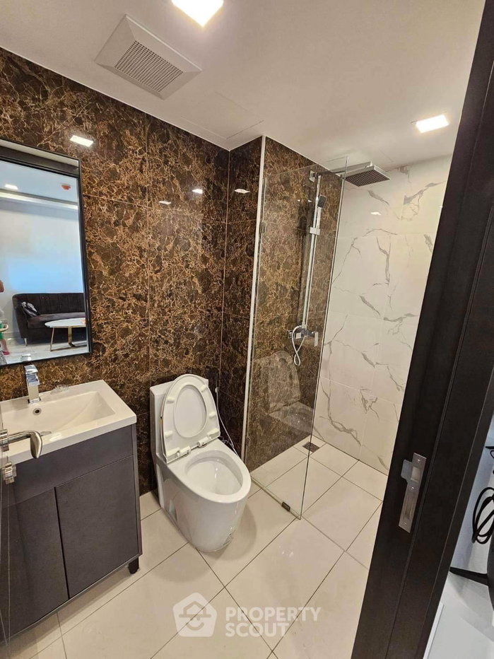 picture 1-BR Condo For Rent At Arcadia Center Suites, Phratamnak (ID 3169072) - 9/12