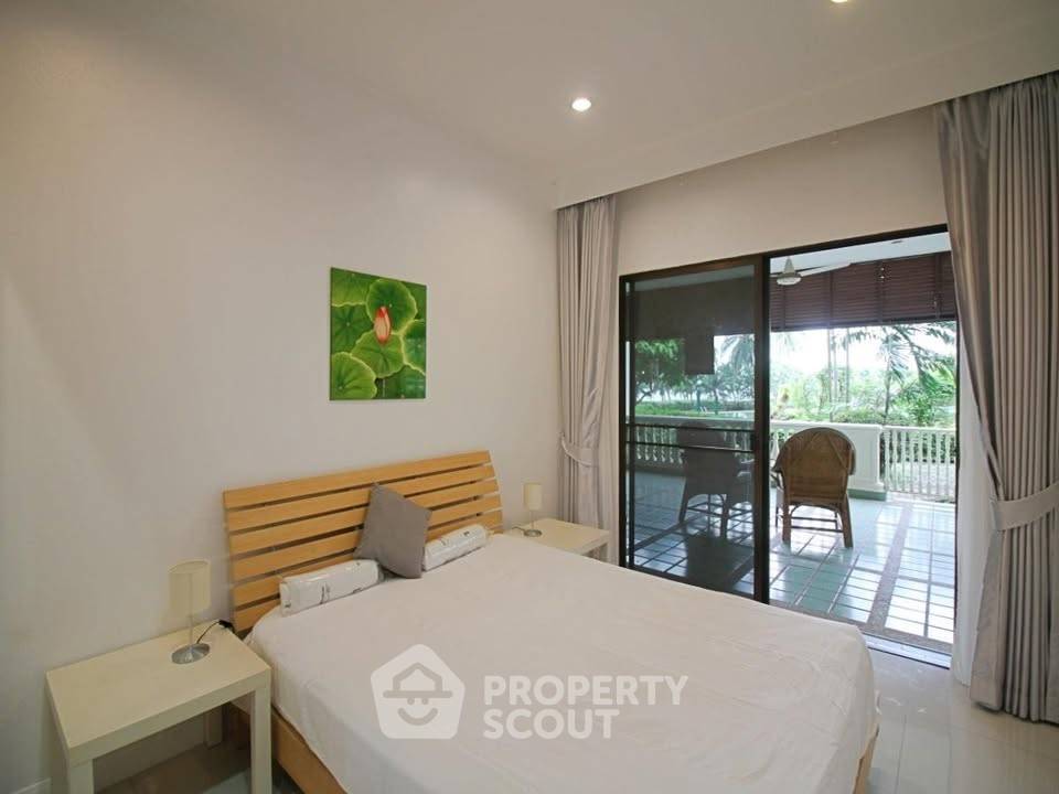 picture Spacious 2-BR 173 Sqm At Baan Somprasong Condominiums (ID 3169320) - 10/16