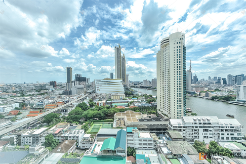 The River near BTS Saphan Taksin