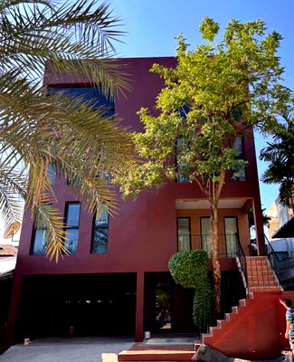 Home office for rent Bangna Commercial College : 4-story home office for rent in Sukhumvit 62. Beautiful, spacious, and with convenient parking. Interested? Add me on Line: @841qqlnr