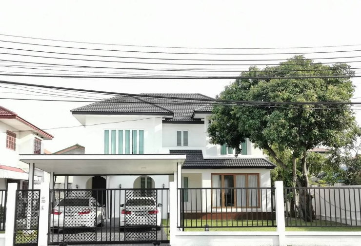 รูป ขายบ้านเดี่ยว 2 ชั้น สีวลี ติวานนท์–ปากเกร็ด 139 ตร.ว. สนามหญ้ากว้าง ต้นไม้ใหญ่ให้ร่มเงา บรรยากาศร่มรื่น - รูปที่ 4/24
