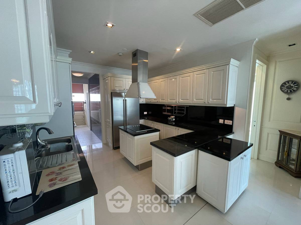 รูป คอนโด 3 ห้องนอน 178 ตารางเมตร Royce Private Residences ใกล้ MRT สุขุมวิท (ID 3119929) - รูปที่ 20/20