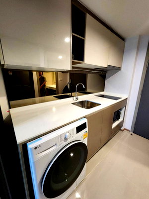 Condos for rent : Condo for rent, Ideo Rama 9 - Asoke Duplex type 30th floor, 37 sq m. 1 bedroom, 1 bathroom **Available from August 12th.