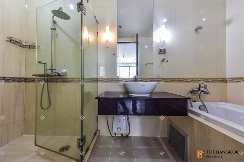 Popular units sell out fast The Address Siam near BTS Ratchathewi