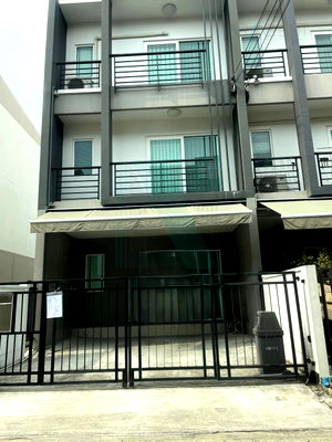 Townhouses for rent Bangkok : 📌 For Rent 3-story Townhouse BAAN KLANG MUANG SUANLUANG 3 bedroom 3 bathroom