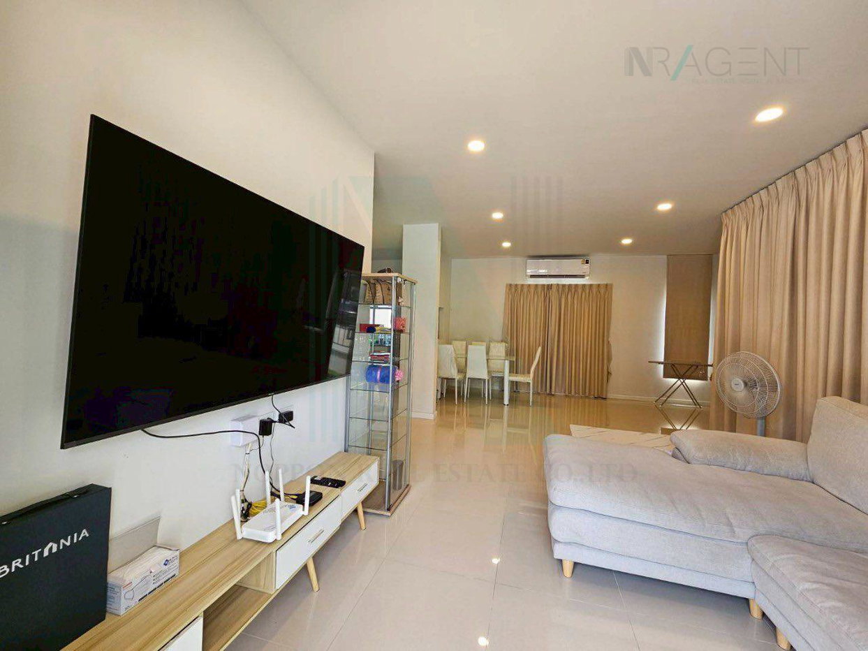 รูป 📌 ให้เช่าบ้านแฝด 2 ชั้น บริทาเนีย บางนา-สุวรรณภูมิ กม.26 3 ห้องนอน 3 ห้องน้ำ - รูปที่ 2/8