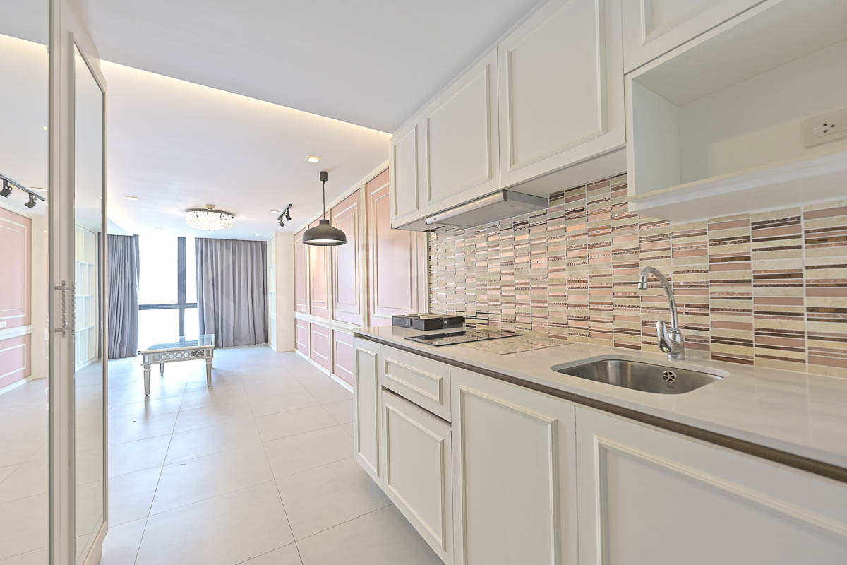 picture Socio Ruamrudee Condo in Great Location, Ready-to-move-in - 3/10
