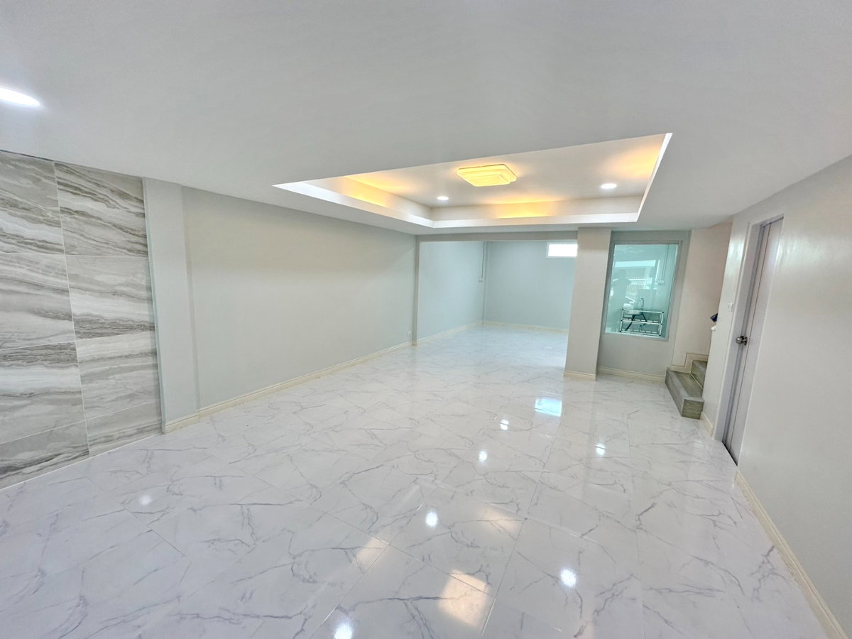 รูป HK0441♛โฮมออฟฟิศ ให้เช่า 3 ห้องนอน⚝รัชดา-ลาดพร้าว♜MRT ลาดพร้าว 71∞099-5919653,065-9423251▚Line@sureresidence - รูปที่ 3/14