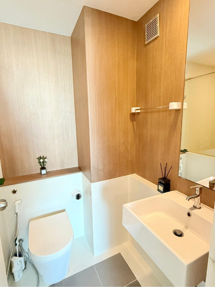 รูป S308 🔥 ให้เช่า  📍Blossom Condo @ Sathorn - Charoenrat 📍(บลอสซั่ม คอนโด แอท สาทร - เจริญราษฎร์) 2 ห้องนอน 2 ห้องน้ำ พร้อมเข้าอยู่  - รูปที่ 7/8