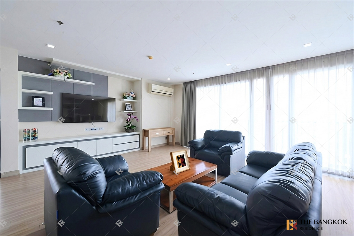 picture Sky Walk Residences (Phra Khanong) Luxury Unit, Ready for You Without the Wait near BTS Phra Khanong - 1/10