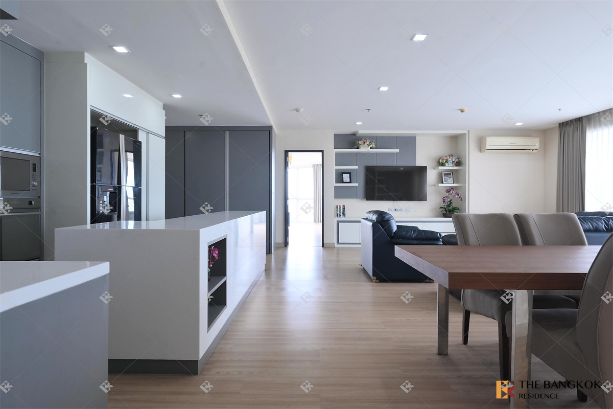 picture Sky Walk Residences (Phra Khanong) Luxury Unit, Ready for You Without the Wait near BTS Phra Khanong - 3/10