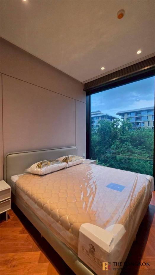 picture Mulberry Grove The Forestias : Condo Luxuriously Elevated Unit - 9/10