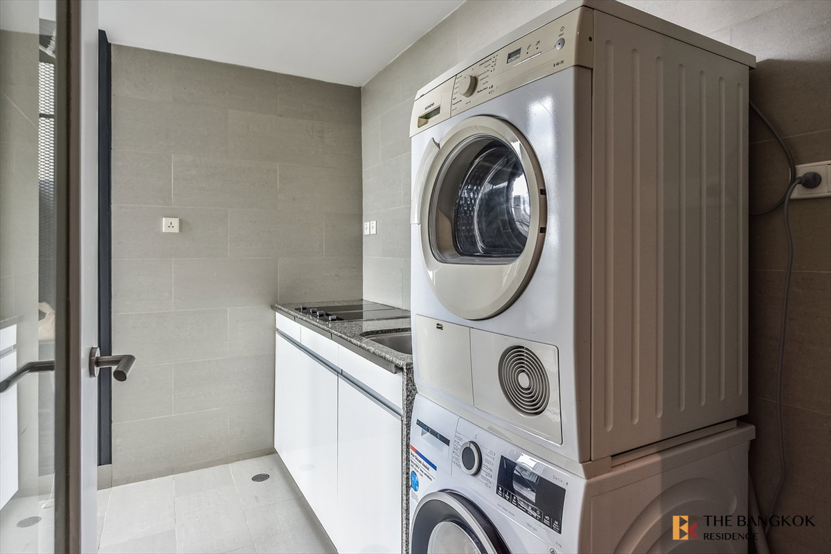 picture Rental Condo 🌇 The Met Sathorn, 3BR 227.63 sq.m. 130K 💎 Beautiful Spacious Unit with Warm-Toned Interiors  - 13/13
