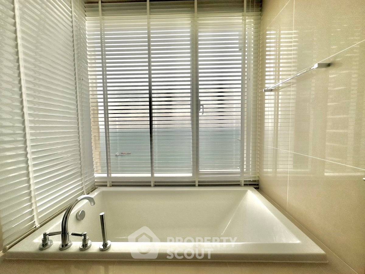 picture 40th-Floor 2-BR Condo At Reflection Jomtien Beach Pattaya (ID 2303053) - 15/19