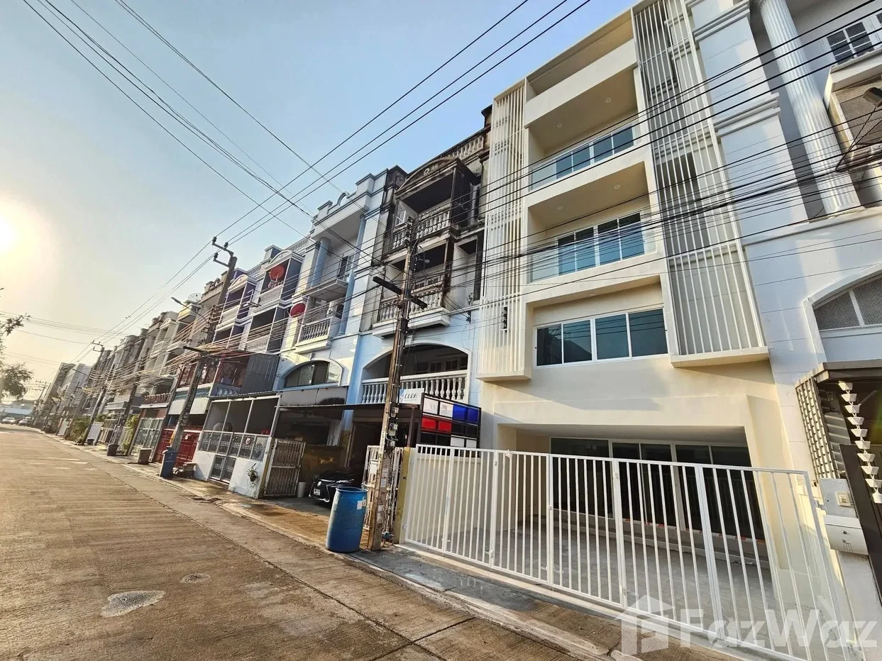 รูป ขาย ทาวน์เฮ้าส์ 4 ห้องนอน ใน ลาดพร้าว, กรุงเทพมหานคร 6647499 - รูปที่ 1/11