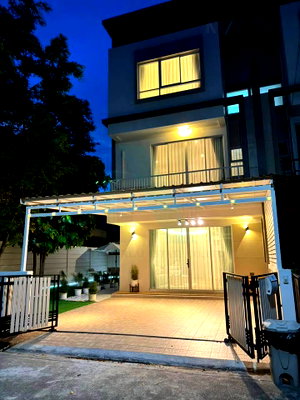 Townhouses for rent Bangkok : 📌 For Rent 3-story Townhouse LUMPINI TOWN PLACE RATCHAYOTHIN - SENA 3 bedroom 3 bathroom