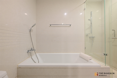 Q Langsuan Comfortable and Ready to Move-in near BTS Ratchadamri