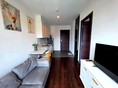 คอนโดให้เช่า : 🔥C Ekkamai Condominium 🔥เช่าเพียง 17,000 บาท/เดือน🔥ราคานี้รวมค่าส่วนกลางแล้ว  🌺พื้นที่ขนาด 35 ตร.ม. ชั้น 28  🌺ห้อง 1 ห้องนอน 1 ห้องน้ำ
