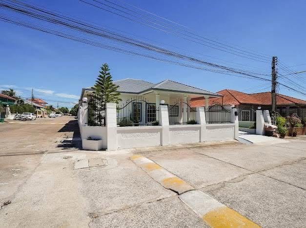 รูป ขายบ้านเดี่ยวพัทยา 3 ห้องนอน บ้านหลังมุม พร้อมเฟอร์นิเจอร์ Built-in ครบ โซนเขาตาโล - รูปที่ 28/28