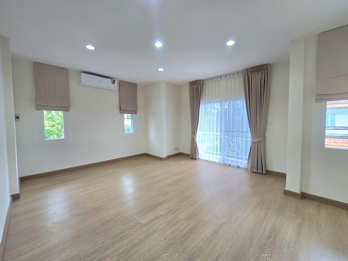 รูป บ้านเดี่ยว หลังมุม ต้นโครงการ ทำเลดี หมู่บ้านไพรเวท รามอินทรา (Private Ramintra) ถนนปัญญาอินทรา บางชัน คลองสามวา ใกล้ห้างแฟชั่นไอส์แลนด์ - รูปที่ 28/38