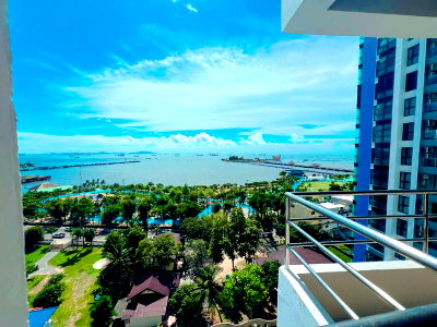 Condos for sale : Urgent sale! Eastern Tower Sriracha condo. Great value, city center location.