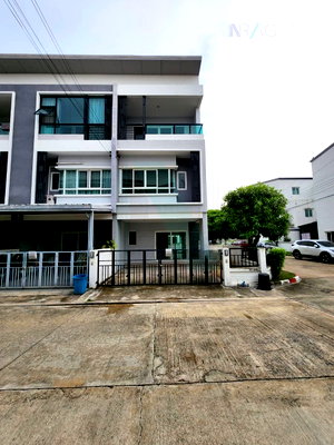 Townhouses for sale Ruamrudee International School Early Years Campus : 📌 For Sell Town house THE RICCO TOWN WATCHARAPOL 3-story 4 bedroom 3 bathroom
