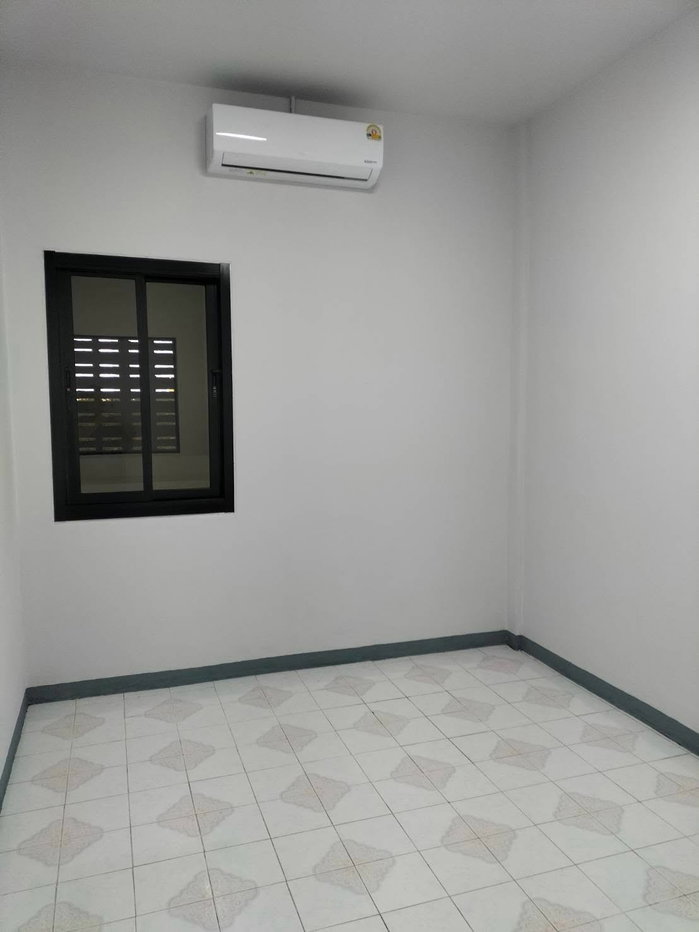 รูป ขายบ้านทาวน์เฮาส์ (น้ำไม่ท่วม) ใกล้ตลาดค้าเจริญ บ่อหิน , ไปเซ็นทรัลเฟส 9.5 กม. - รูปที่ 10/16