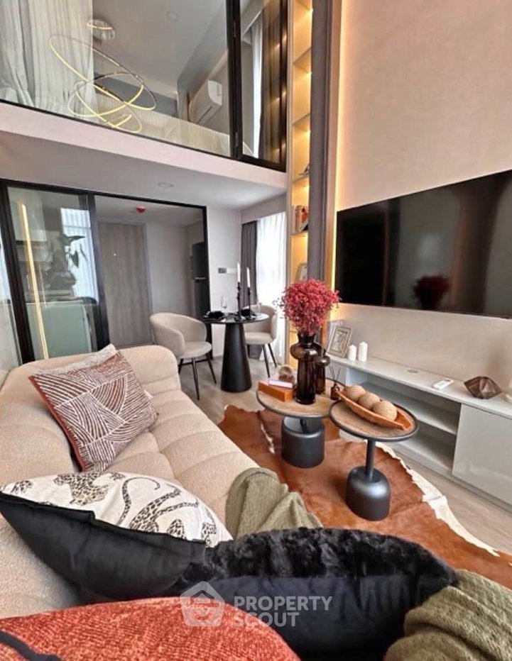 picture 200m To MRT Huai Khwang | 15th-Floor 2-BR SOHO Bangkok Ratchada (ID 3167935) - 1/11
