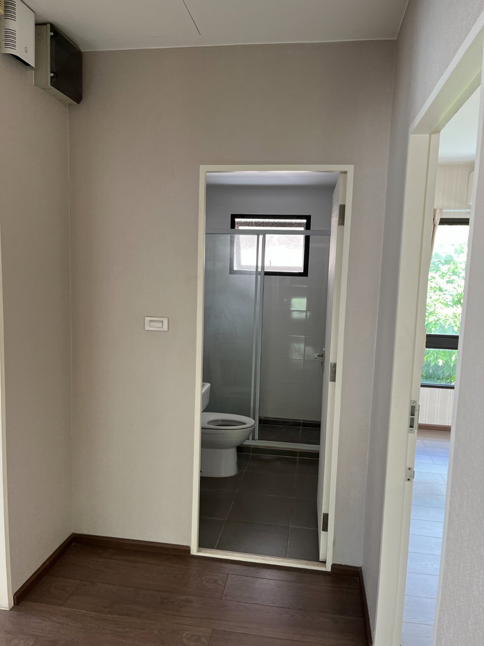 รูป ขายบ้านพร้อมเข้าอยู่ หมู่บ้านมัณฑนา บางนา กม7 บนทำเลที่เป็นซอยเดียวกันกับห้างเมกกะบางนา ราคาขาย 13.3 ล้าน ติดต่อเจ้าของ คุณ อำนาจ 0818073102 - รูปที่ 5/13