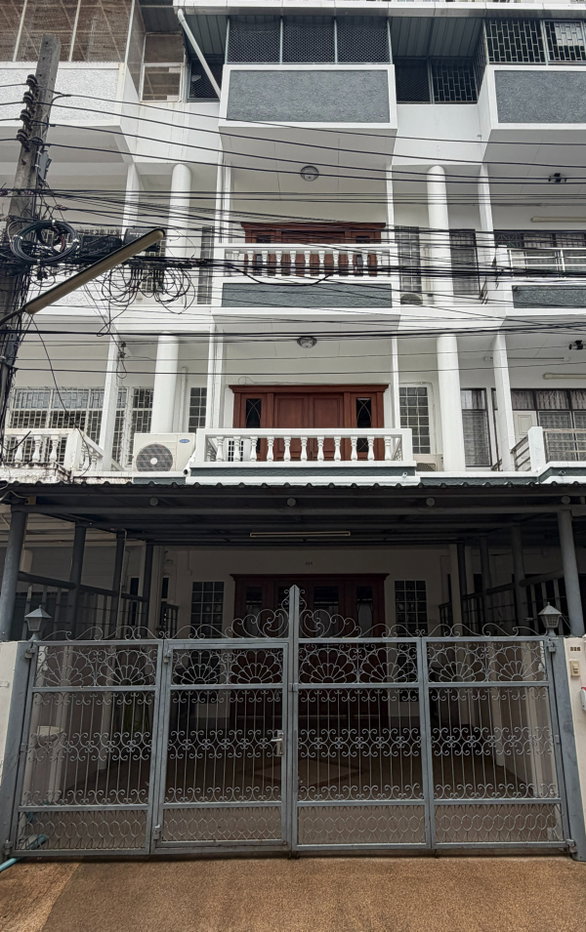 รูป OWNER’S POST (ENGLISH VERSION BELOW) ปล่อยเช่า ทาวน์เฮ้าส์ / Home Office 3 ชั้น สามารถเข้ามาอยู่ได้เลย FULLY FURNISHED  ใกล้ Central Pinklao - รูปที่ 26/27