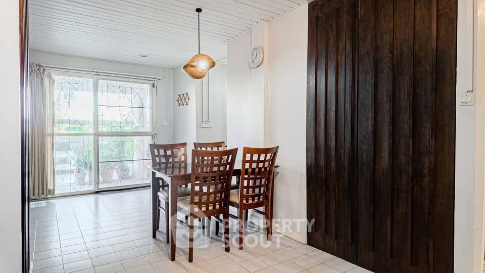 picture Spacious 2-BR 112 Sqm At Modern Home Place, Suan Luang (ID 3168437) - 15/21