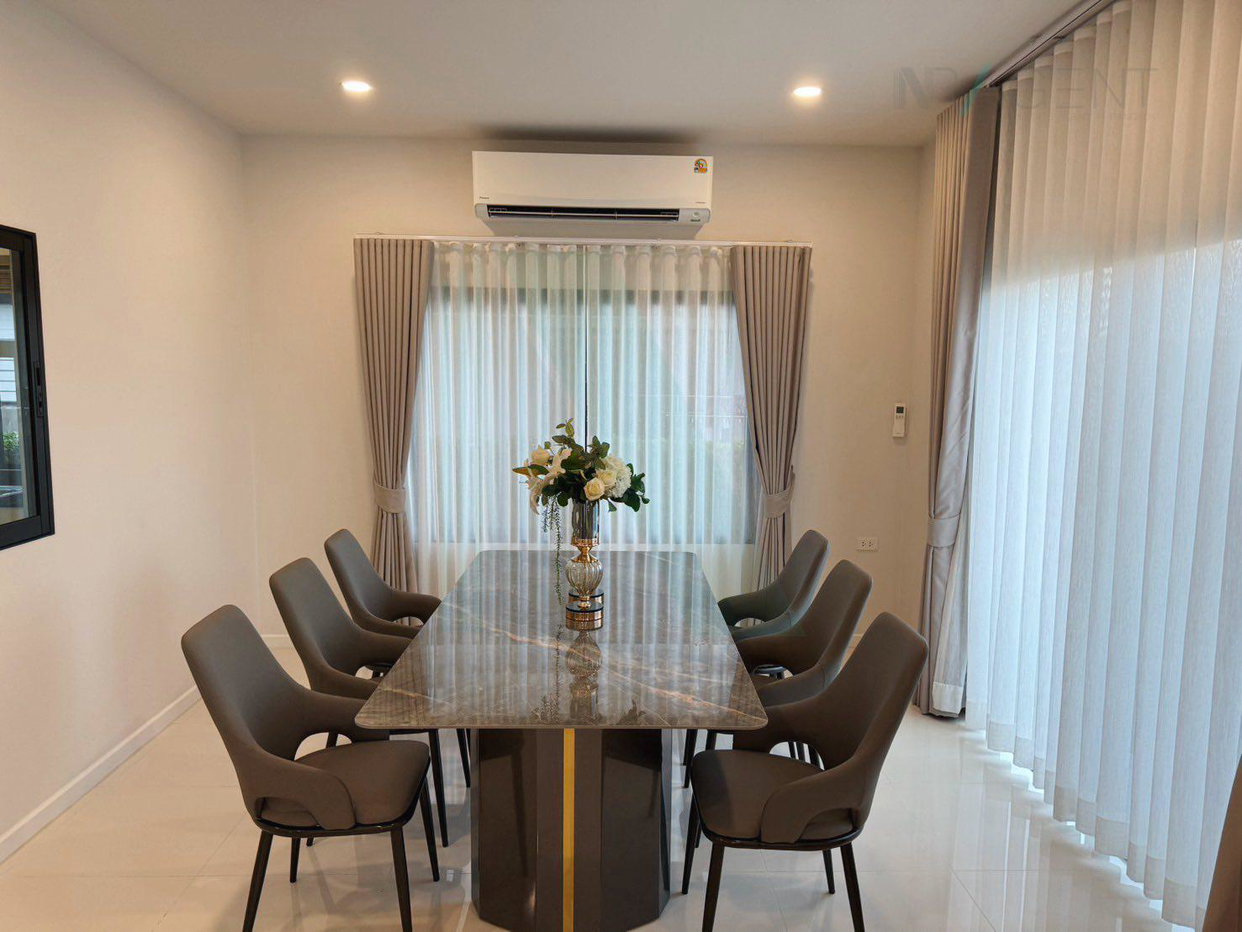 รูป 📌 ให้เช่าบ้านเดี่ยว 2 ชั้น บริทาเนีย บางนา - ศรีวารี 4 ห้องนอน 5 ห้องน้ำ - รูปที่ 3/8