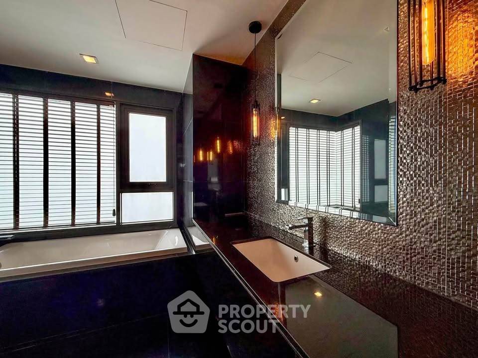 picture 18th-Floor 2-BR Rhythm Sukhumvit 36-38, 300m To BTS Thong Lor (ID 3168157) - 11/28