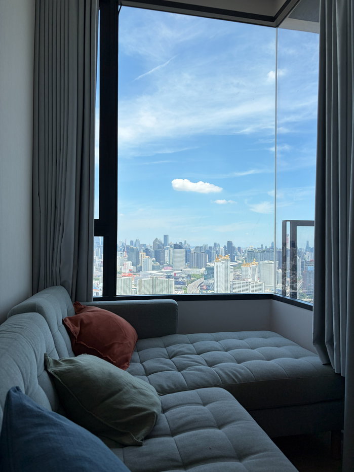รูป Landmark at MRTA Station คอนโด Loft เพดานสูงสไตล์ไม้ธรรมชาติ วิวเมืองกว้าง ครัวปิดกั้นกระจก เฟอร์นิเจอร์ครบ สภาพสวยพร้อมเข้าอยู่ - รูปที่ 2/13