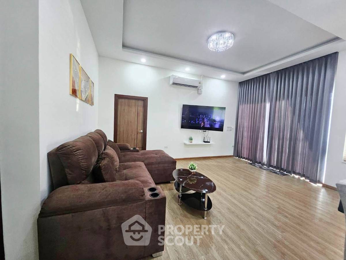 รูป วิลล่า 3 ห้องนอน ขนาด 204 ตร.ม. ทำเลห้วยใหญ่ ชลบุรี (ID 3163927) - รูปที่ 13/13