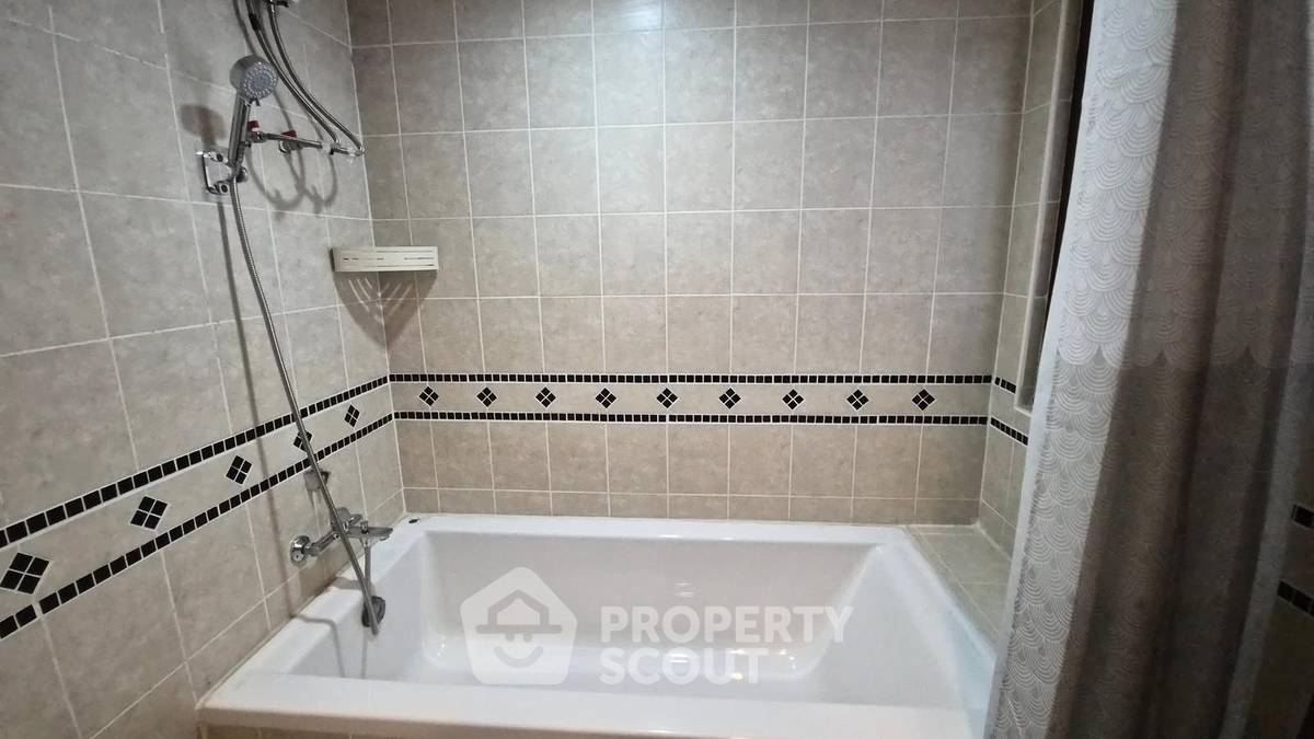 รูป คอนโด 2 ห้องนอน ให้เช่า Royal Hill Resort Condominium พัทยาใต้ (ID 2281000) - รูปที่ 3/14