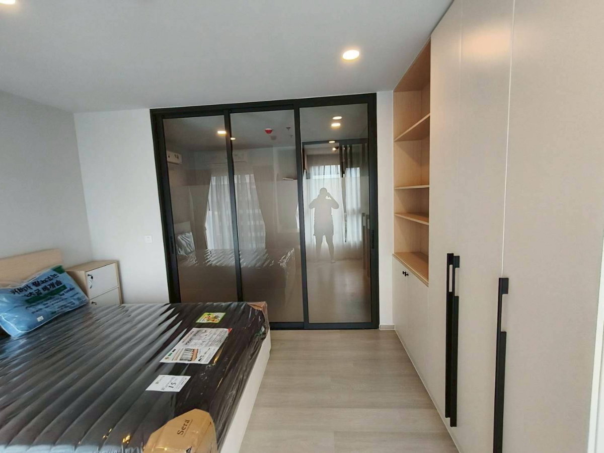 picture BRAND-NEW Condo ASPIRE ONNUT STATION Corner Room 22K - 2/16
