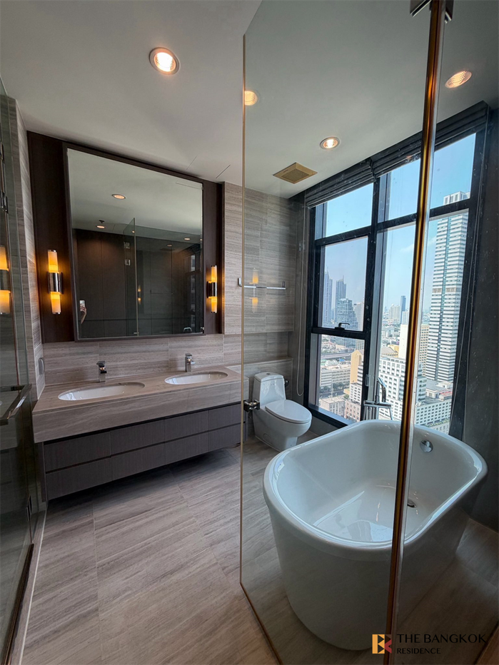 picture The Diplomat Sathorn near BTS Surasak - 6/10