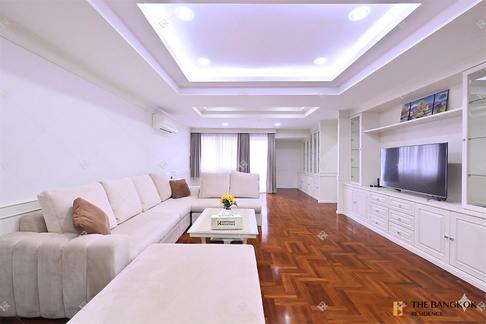 M Tower Sukhumvit 35 near BTS Phrom Phong