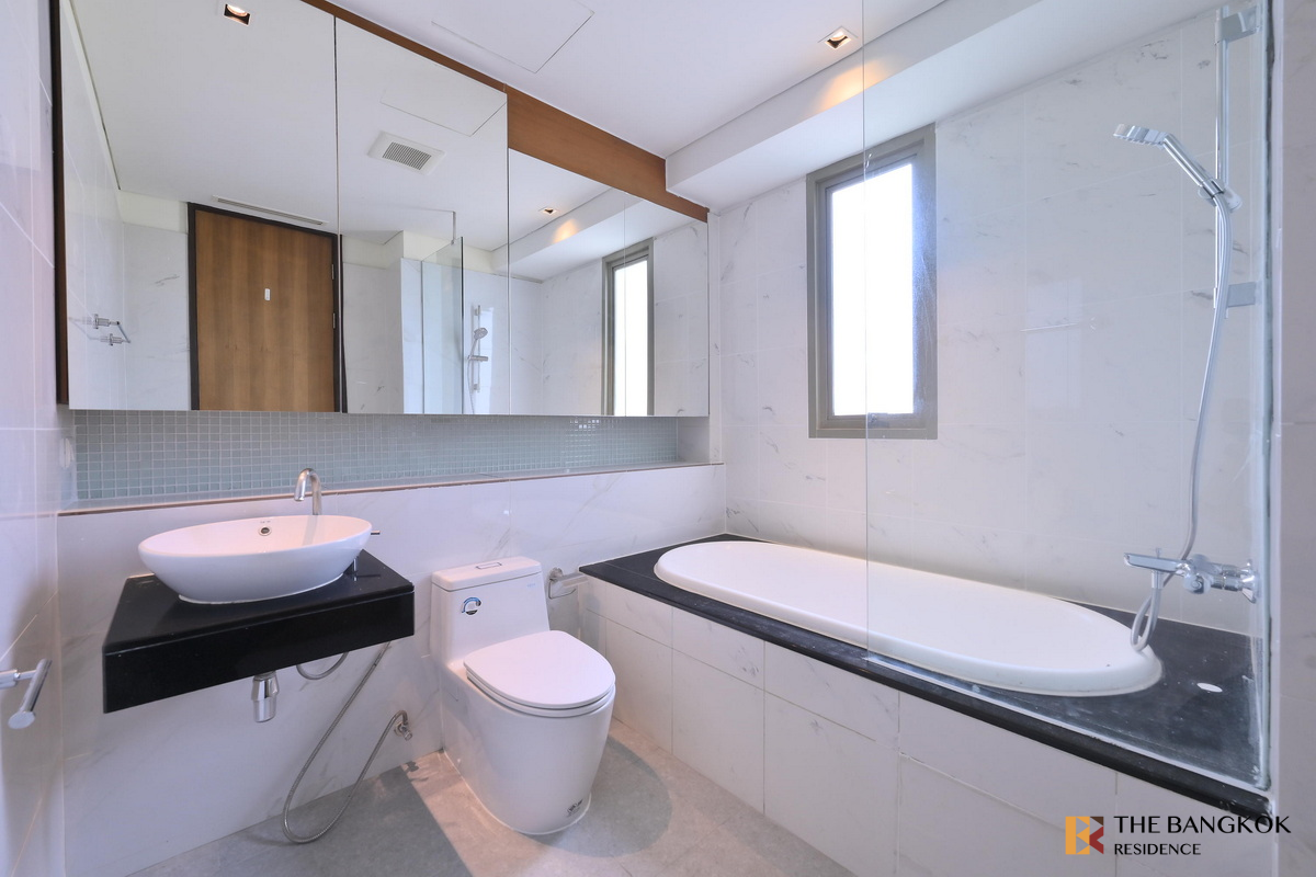picture The Lakes near BTS Asok Premium Unit Close to All Conveniences - 9/10