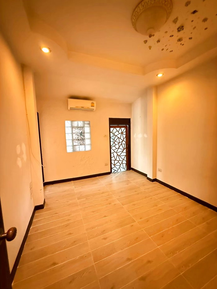 รูป ขายบ้านเดี่ยว 2 ชั้น 4 ห้องนอน 3 ห้องน้ำ หมู่บ้านเกศรี 2 ซอยรามคำแหง 124 สะพานสูง ตกแต่งไม้สักและไม้หายาก ใช้สอย 320 ตร.ม. ใกล้ MRT สัมมากร สายสีส้ม - รูปที่ 21/31