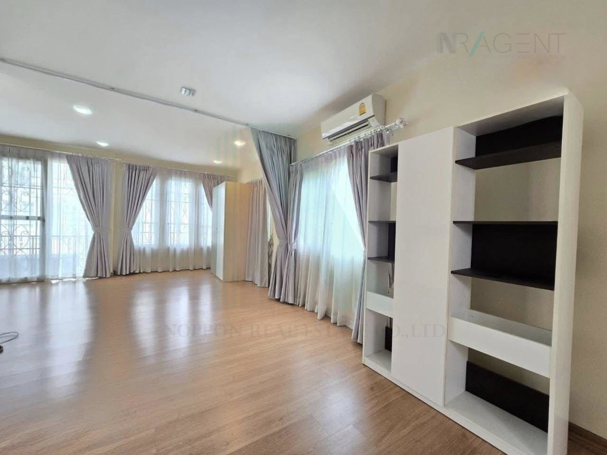 รูป 📌 ขายทาวน์โฮม โครงการ โกลเด้น ทาวน์ เกษตร - นวมินทร์ 3 ชั้น 5 ห้องนอน 4 ห้องน้ำ - รูปที่ 6/8