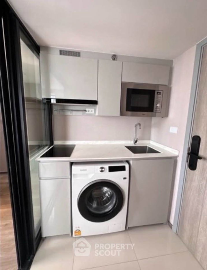 picture 200m To MRT Huai Khwang | 15th-Floor 2-BR SOHO Bangkok Ratchada (ID 3167935) - 10/11