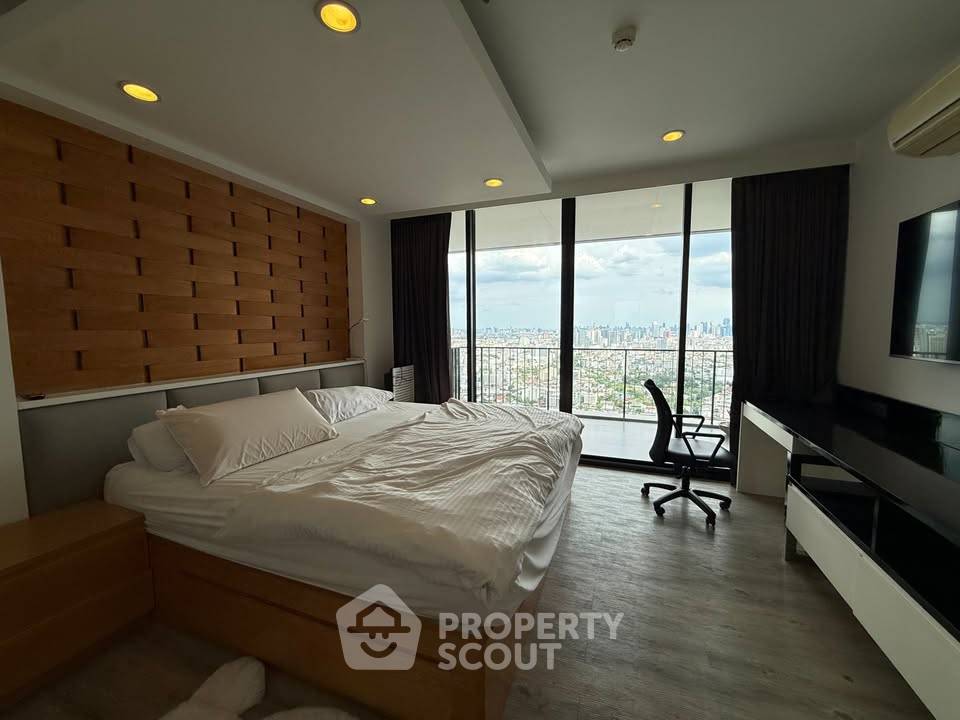 picture 45th-Floor 2-BR At The Issara Ladprao Near MRT Lat Phrao (ID 3168343) - 14/27
